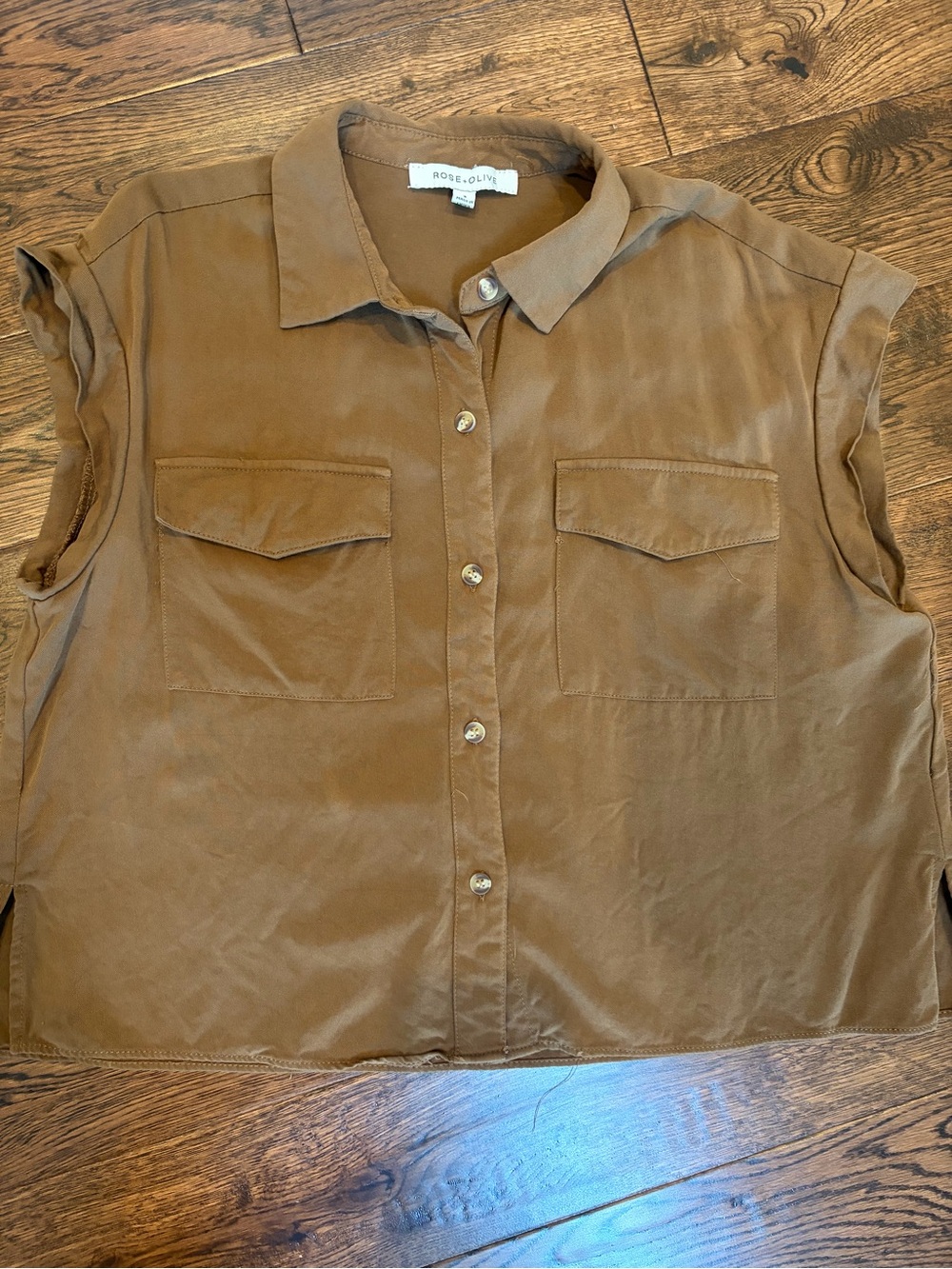 Rose & Olive Tan Brown Sleeveless Button-Front Camp Shirt
